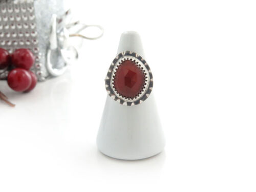 Garnet faceted silver ring